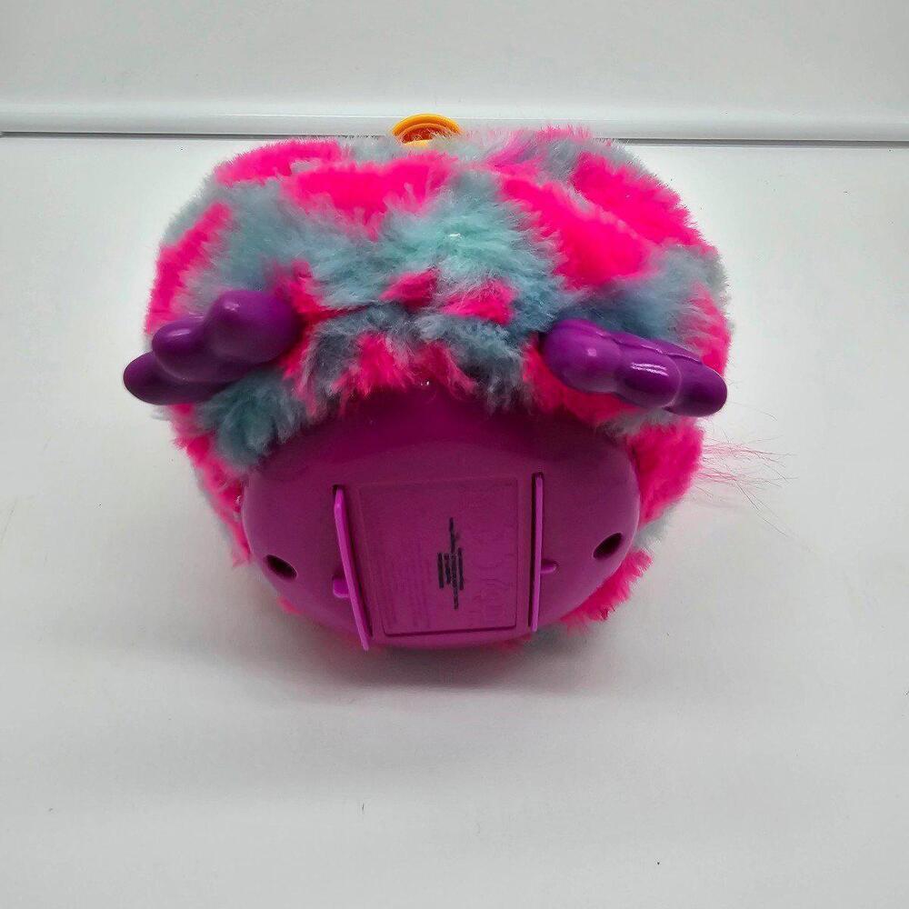 Furby - Picture 5 of 6